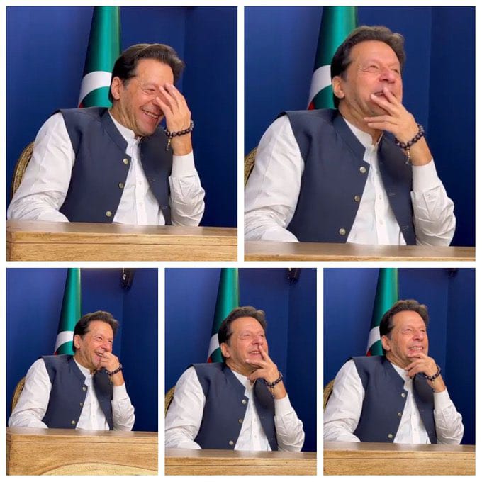 falakjavaidkhan's tweet photo. مشکل وقت ہے لیکن انشاءاللہ یہ بھی گزر جائے گا

اللہ یہ مسکراہٹ پھر دیکھنا نصیب کرے۔۔۔!!! https://t.co/INnHW0M23X