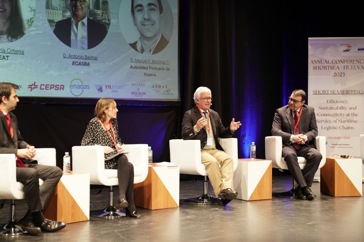 APHuelva's tweet photo. Arranca el 2º panel 'Eficiencia - Digitalización y armonización para aumentar la competitividad', de cara a agilizar gestiones como las aduaneras, mediante la Ventanilla Única Europea, o la optimización de las cadenas de transporte
Con @FETEIA #AgenciaTributaria #Yilport #ECASBA https://t.co/pJ8I1fBD21