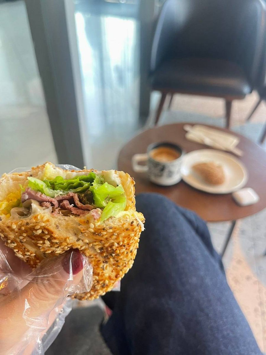 Breakfast give you a lot of energy to succeed your day🍽️🍔