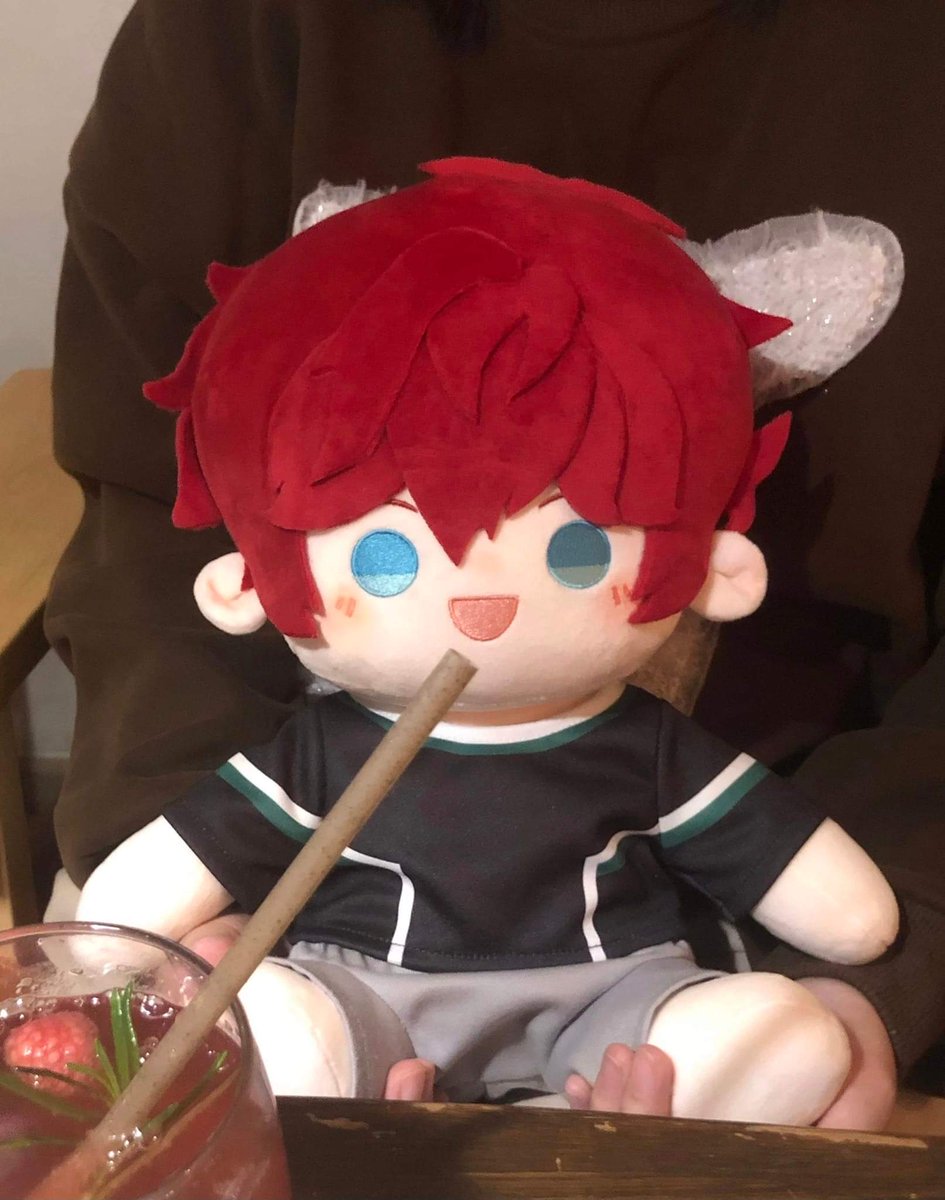 <a href="/loveairabu/">白鳥藍良</a> Menyelipkan kado ulang tahun untuk Aira di kamarnya sebelum Kuro buru-buru keluar.

Terdapat sebuah catatan.

[Selamat ulang tahun Shiratori, maaf terlambat sehari. Tapi semoga kamu menyukainya~

- K. Kuro]