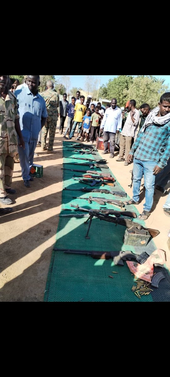 war_noir's tweet image. #Sudan 🇸🇩: Sudanese Forces captured several smuggled weaponry in #Kassala —which seems to be a mix of military/civilian weapons:

Bren Mk2 LMG, M1918-series BAR, RPK-74 pattern LMG, Steyr AUG A0 rifle (early A1), FN FAL, Vepr 308-pattern rifle, M14 rifle, Tigr DMRs, AKM rifles.