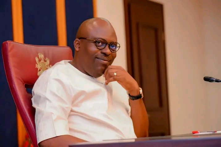 SimMandate's tweet image. BREAKING: Appeal Court affirms Governor Sim Fubara's @SimFubaraKSC election victory, dismisses APC's petition.

The People's Governor!