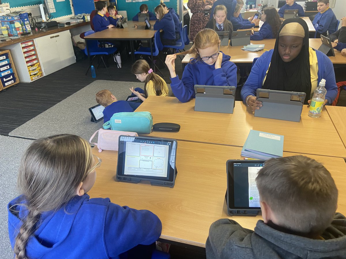 sandaigprimary's tweet photo. P7 are finding the features of a persuasive writing text, using team work and digital technology to support their writing development. #confidentindividuals #persuademe https://t.co/7fwXU1UdsM