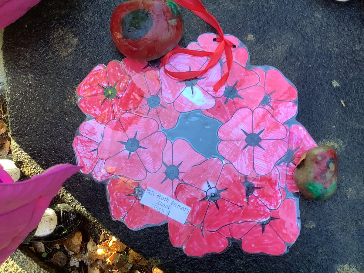 westheathprim's tweet photo. Class 3 had a wonderful morning out at the World War 1 memorial in Bournville. We made our own poppy wreath to lay and even read a Remembrance poem☺️ #whpsclass3 #whpshistory https://t.co/MX61Cju8AA