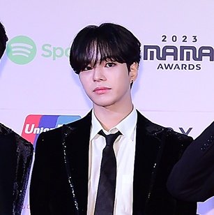 jaeseungthinker's tweet photo. aaa jaehyuk and heeseung looks so good tonight at 2023 mama awards https://t.co/vnZomD8zU1