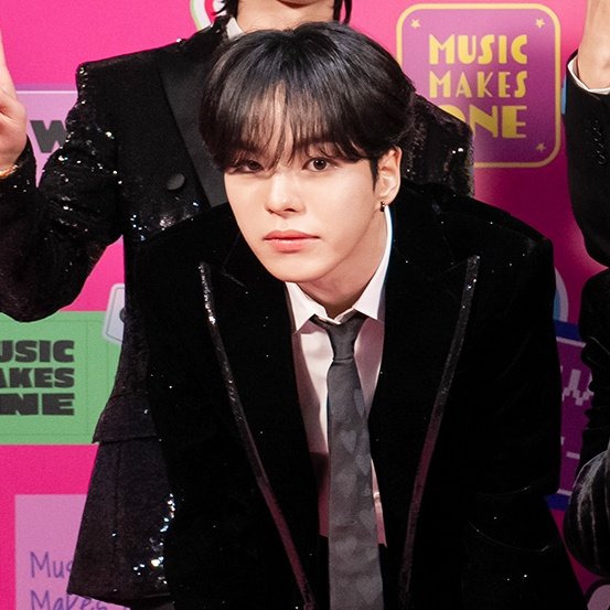 jaeseungthinker's tweet photo. aaa jaehyuk and heeseung looks so good tonight at 2023 mama awards https://t.co/vnZomD8zU1