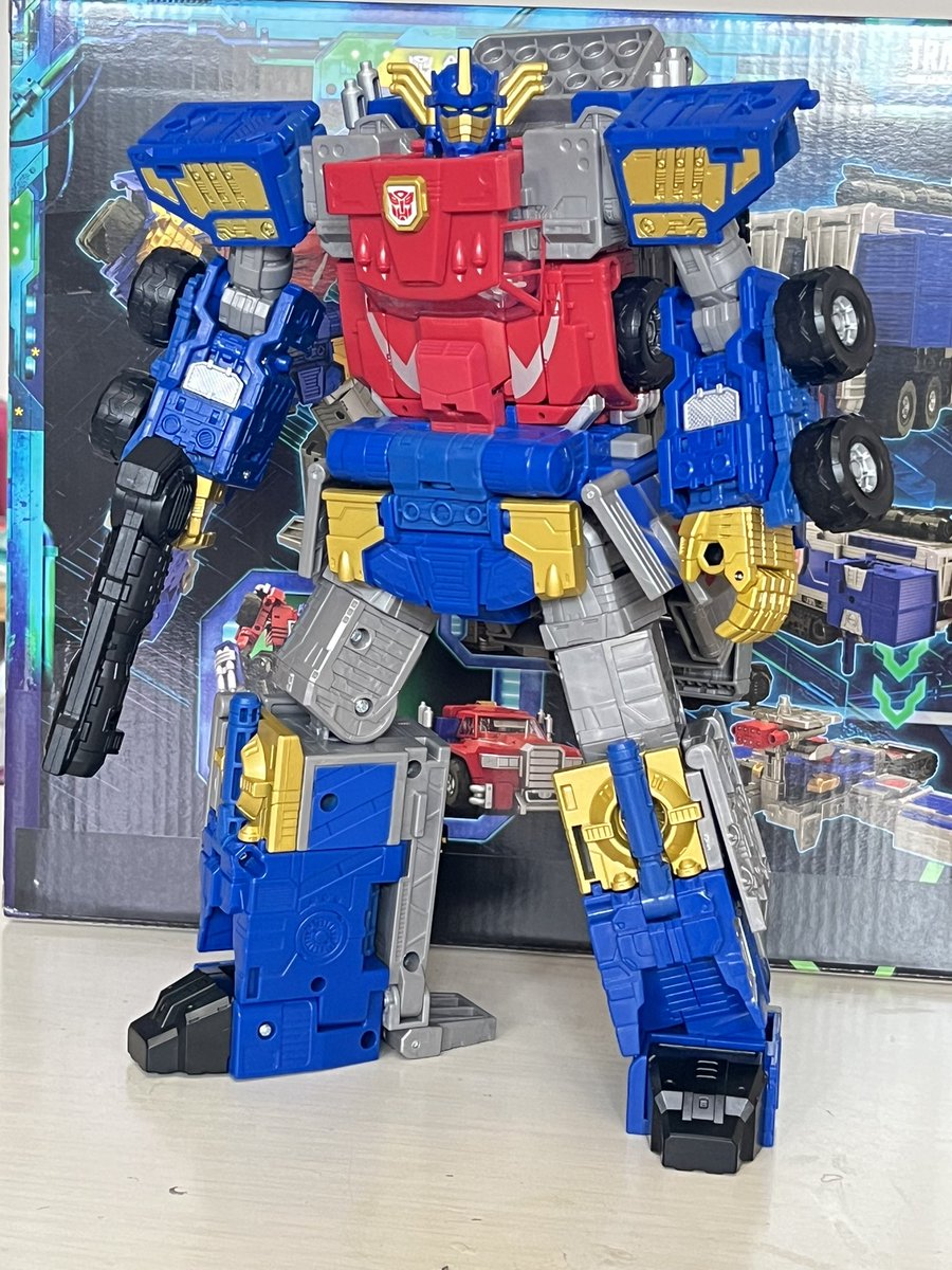 アルマダコンボイ ですが、私のはとくに不具合はないようです