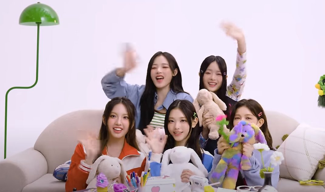 뉴진스 다니엘 선생님 또 이렇게 협찬드린것도 아닌데 우리 테이스티드 토끼 아껴주시고 성원해주시고 사랑해주시고 격려해주시고 귀여워해주시고 쓰담해주시고 들어주시고.... 😍

한트럭 전달드리고 싶은데 방법이없네,,, youtube.com/watch?v=oN6k-Q…