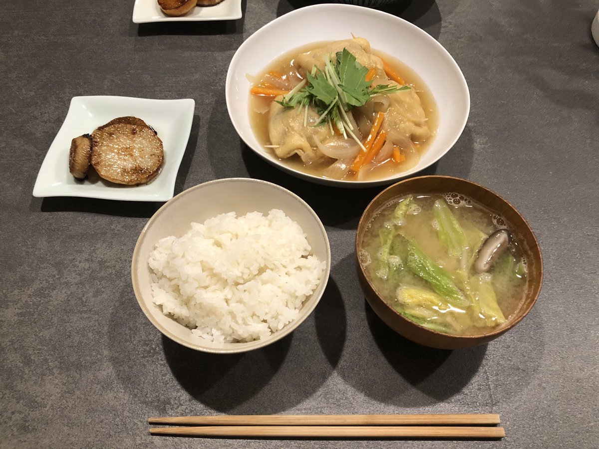 aNaM_thug's tweet photo. 今日は妻が出張。
子供も寝ちゃって、夜に家で一人は正直ちょっと怖い。 https://t.co/ul4Y6bmL6O