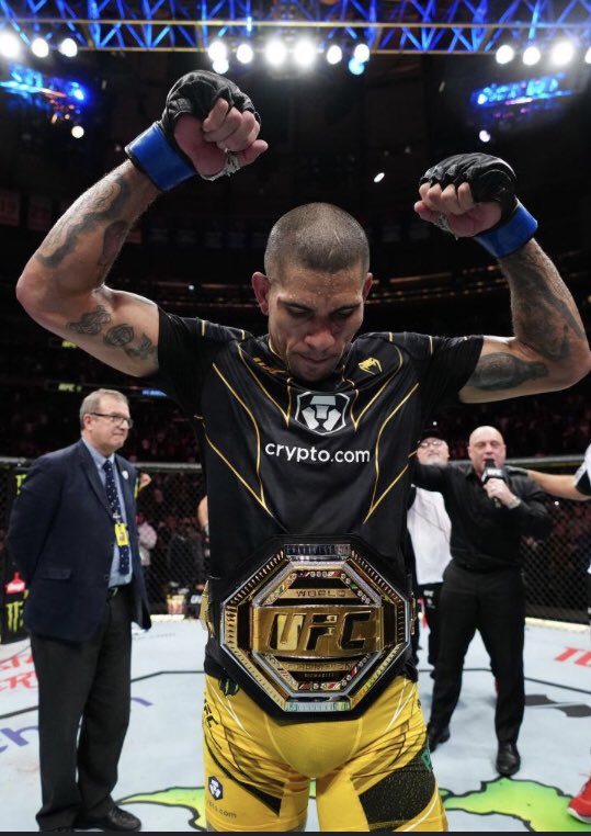 John 🦉 tweet media