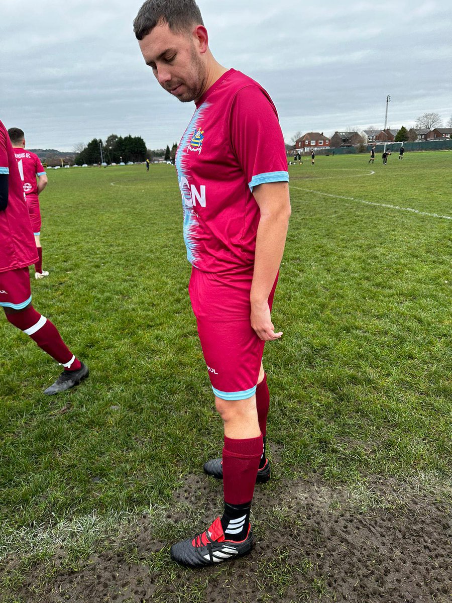 🚨 Sunday League player wears state-of-the-art Man City tracking device during game, the results are incredible.