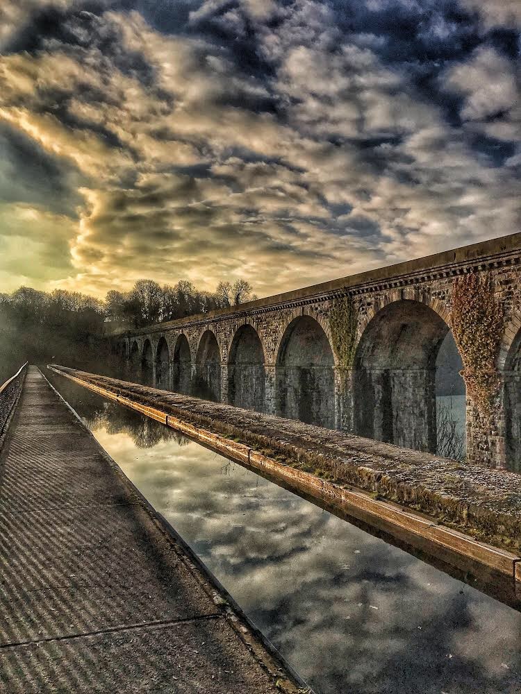 Explore all the wonders of North Wales
✨🌈

👉Find out more on our Explore page 
thewestarms.com/things-to-do-i…

Photo by @helen_littlenelly

#greatbritishgetaway #llangollencanal
#chirkaqueduct #getoutside