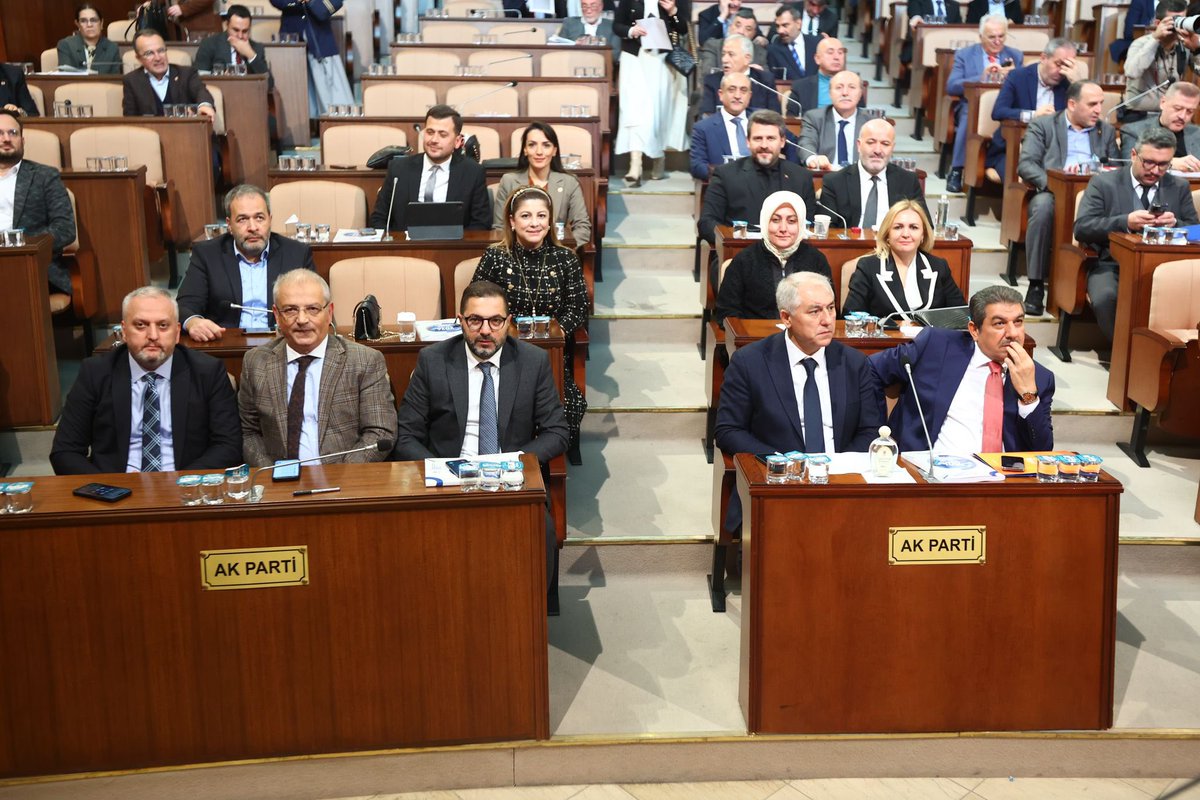 Bugün İBB Meclisi’mizde İBB’nin 516 Milyar TL’lik 2024 bütçesi görüşülüyor. İBB bütçesinin son 5 yıldır bir kişinin siyasi kariyer planlamasında kullanılmasının sonuna, YENİDEN İSTANBUL’umuza ve İstanbullu hemşehrilerimizin hizmetine harcanmasına az kaldı. Son 4 ay…