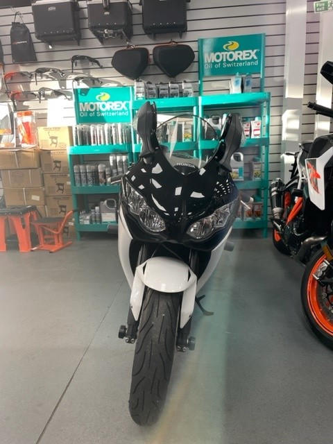 Honda CBR1000 - 2008
£5,995.00 - 9,084 miles

Good service history
Bike is fitted with Headed Grips and Crash Bungs.

For more details or to book a Sales Appointment, please call 028 9262 2886 (option 1) or email sales@phillipmccallen.com