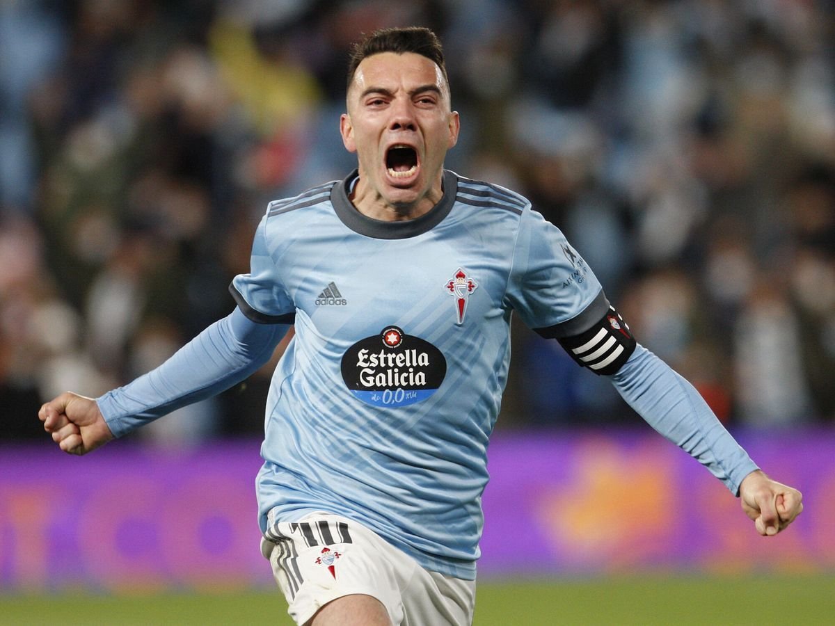 FabioZonico's tweet photo. 💣BOMBAZO💣

👉Iago Aspas se mete a repartidor de just eat para ganarse la vida despues del descenso. 

"Yo sé meterle a la 49, tuve una juventud buena y aprendí a hacer caballitos a los 14 con la jog r de un colega"  Declaró el delantero centro del celta de vigo. https://t.co/ZrD0onMqtf