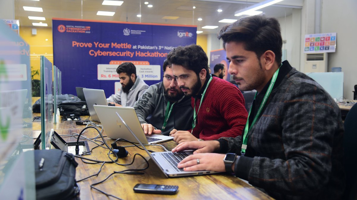cybersecure_pk's tweet image. 🔥 Experience the vibrant moments happening at the exciting #QuettaHackathon2023! hosted at the NIC Quetta, immerse yourself in the live environment of coding, networking, and cyber challenges. #Hackathon2023 #DigitalPakistan #ChallengeAccepted 💪 #Ignite #MOITT