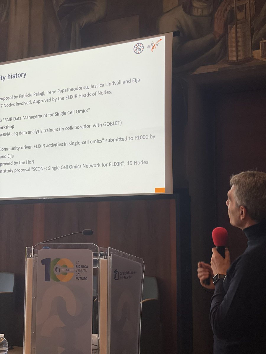Single-Cell Omics Community now illustrated by Ernesto Picardi at the ELIXIR-IT All Hands Meeting. #AHM #Omics