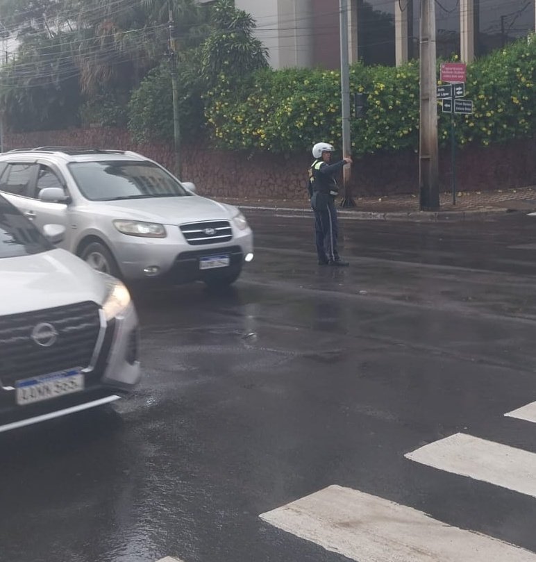 asu_transito's tweet image. 🚦En funcionamiento normal los sistemas semáforicos de la 
📍Avda. Mcal. López y Reclus 
📍Avda. Mcal. López y Gomez de Castro 
📌Tras las tareas de los tecnicos del Centro Avanzado de Gestión de Tráfico y cobertura de agentes de la PMT. #AsuTransito