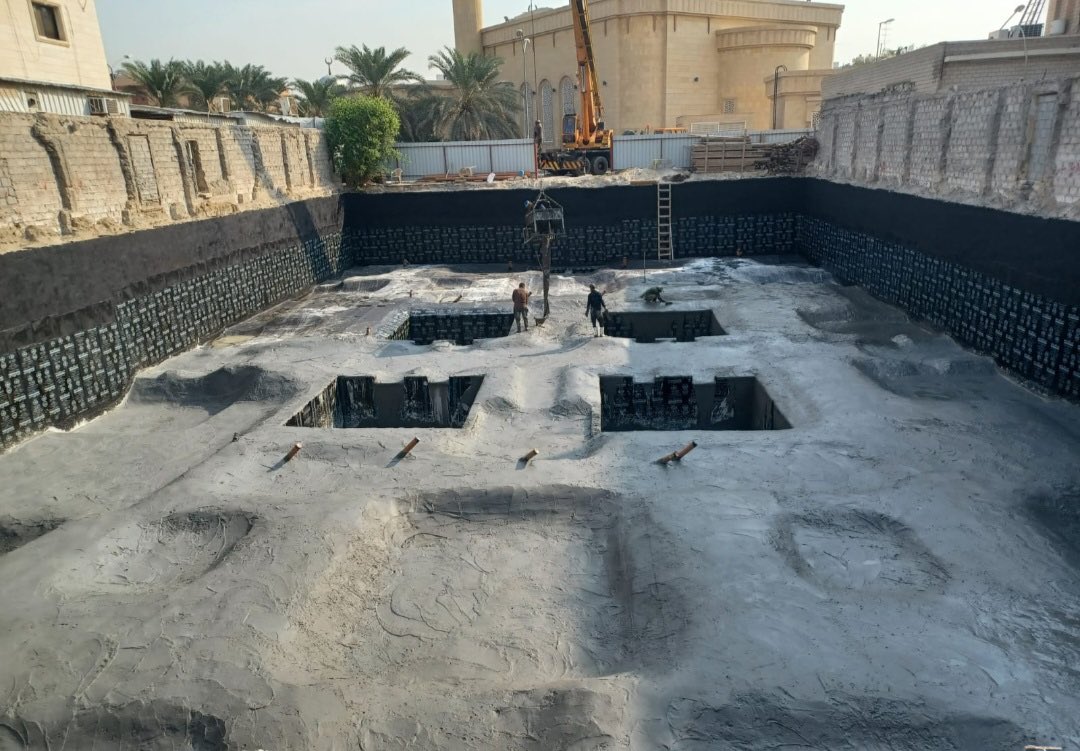 scaleandconcept's tweet photo. تم بحمدالله، الانتهاء من أعمال صبة النظافة وأعمال عازل الارضية والحوائط وصبة السكريت لحماية العازل، تمهيدا لأعمال تسليح القواعد (اللبشة)، في مشروع منطقة العديلية

 https://t.co/TfaQs6SCOk https://t.co/CJyAqzsKZF