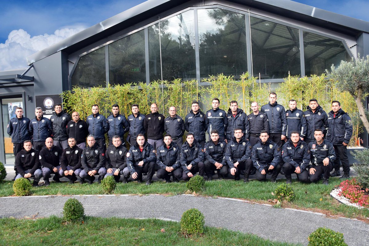 korumadb's tweet photo. Koruma Daire Başkanlığımıza bağlı Çanakkale Deniz PEM Müdürlüğümüz tarafından düzenlenen Polis Arama Kurtarma (PAK) personeline yönelik 2023. yılı 1. Dönem Su Üstü Arama, Kurtarma, Suda Hayatta Kalma ve İlk Yardım Eğitimi Kursu başlamıştır.

#KorumaDaireBaskanligi https://t.co/20ubTizgyY