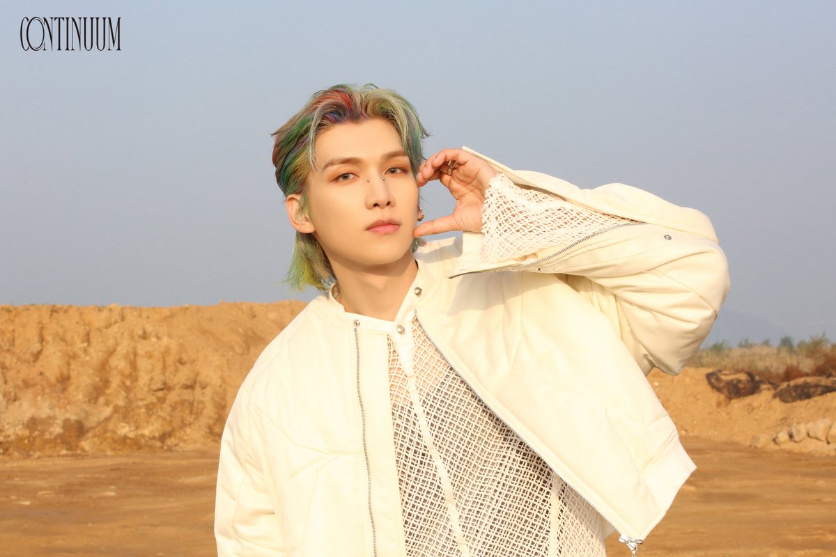 RealVIXX's tweet photo. 나는 로빅이다. #빅스 요원들의 ‘Amnesia’ M/V 촬영 현장 비하인드가 젤리피쉬 포스트에 공개되었다. 댓글로 별빛파워를 보여주길 바란다!🩷 [이상, RT작전 실행하라!]

▶️ https://t.co/jyekwAiH2f

#빅스 #VIXX
#CONTINUUM
#Amnesia https://t.co/Objbutpv7O