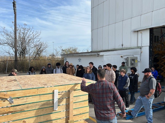 Students had a great and educational time visiting Modu Tech and Stark Truss a couple weeks back. Thank you to Scott, Chris, Aaron, and there as well as The National Framing Council for their very generous lumber donation! @KenwoodBCPS @CTE_BaltCoPS