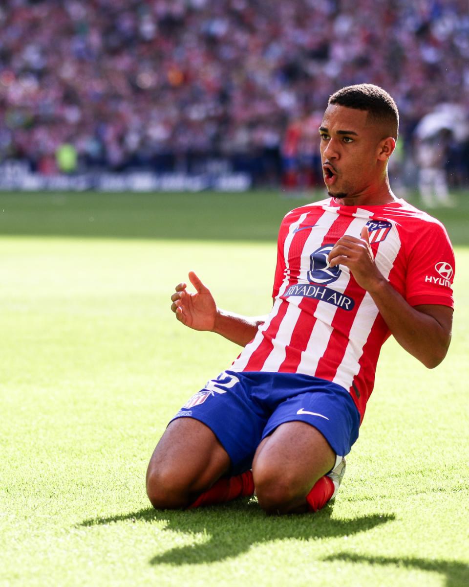 😍 El 𝐩𝐫𝐢𝐦𝐞𝐫𝐨 en casa…❤️🤍

⚽ Samuel Lino