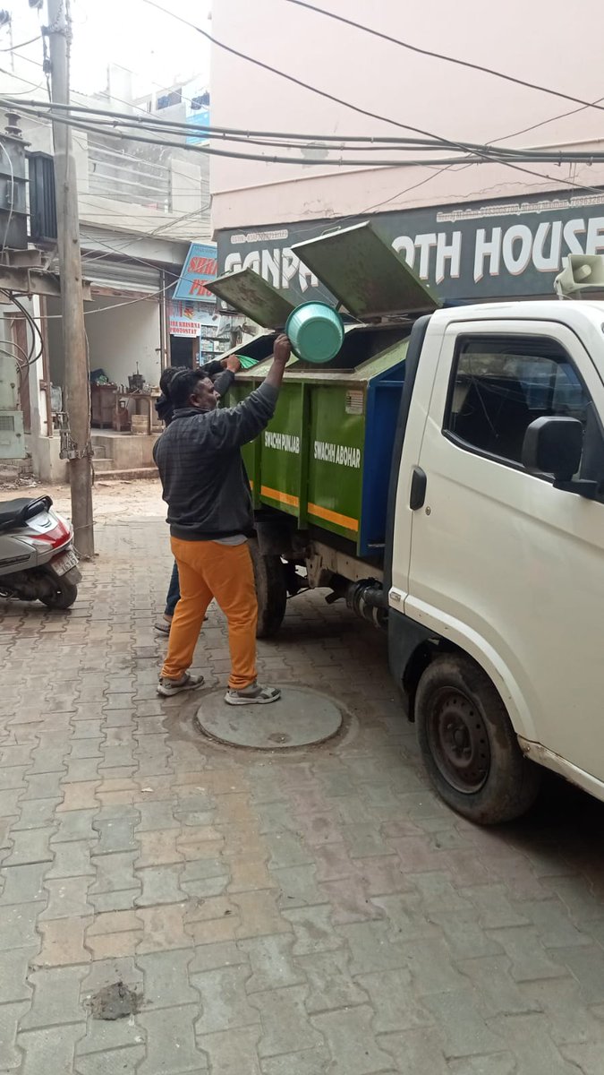 aboharchokho's tweet photo. Door to Door Source Segregation At Daily Basis.  #teamabohar .#IndianSwachhataLeague #YouthVsGarbage #Kachreseazadi #ouraboharourpride #ourabohar#municipalcorporationabohar #pmidc#ngo#ulbcode800214#ulbabohar#SwachhBharatMission#SwachhSurvekshan2023#SwachhtakeDoRang#SwachhAmrit https://t.co/jXzuI5wZdM