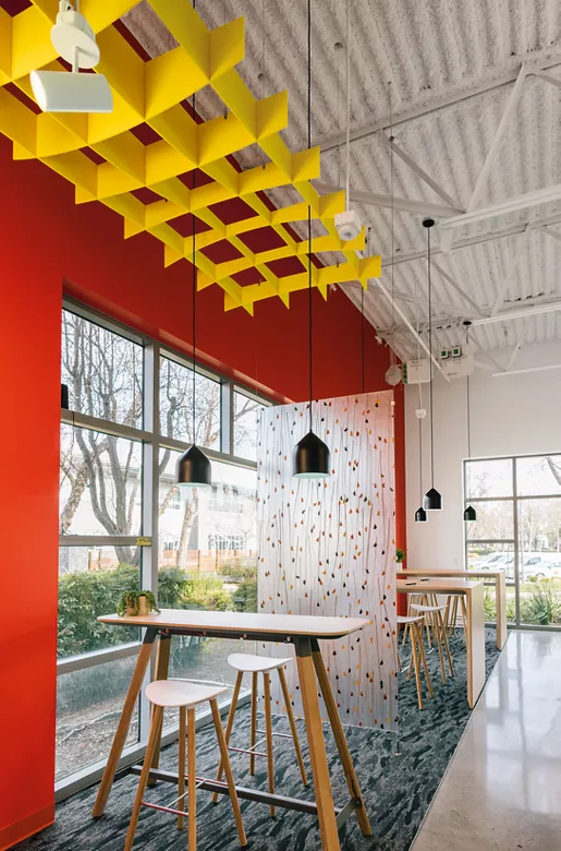 This design has it all: quiet to induce productivity and bold pops of color to stir creativity. See how Fong & Chan Architects mixes materials to create a cohesive design in this flexible workspace, in our project gallery here: ow.ly/SEfi50Q7ZqL