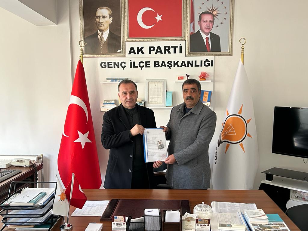 _akpartigenc's tweet photo. 📍Ak Parti Genç İlçe Başkanlığı 

 İş insanı Haşim Güner, İl Genel Meclis üyeliği aday adaylığı  için partimize başvuruda bulundu.

 Hayırlı olmasını dileriz. https://t.co/u2vkvHGaeW