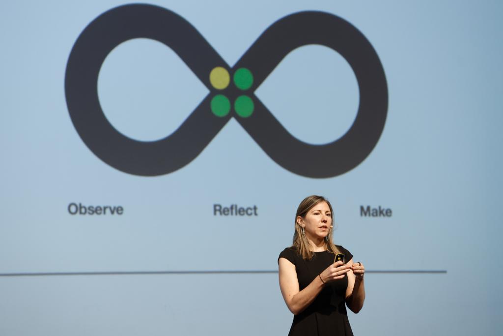 barcelonactiva's tweet image. L’Ariadna Font (@quicola) ens parla sobre #IA responsable com a aposta de desenvolupament de les organitzacions al #BarcelonaDeepTechSummit. 👩💻
🗣 La CEO de @StealthCoSpy i creadora de l’àrea d’ètica algorítmica de Twitter explica els beneficis d’incorporar-la a les companyies.