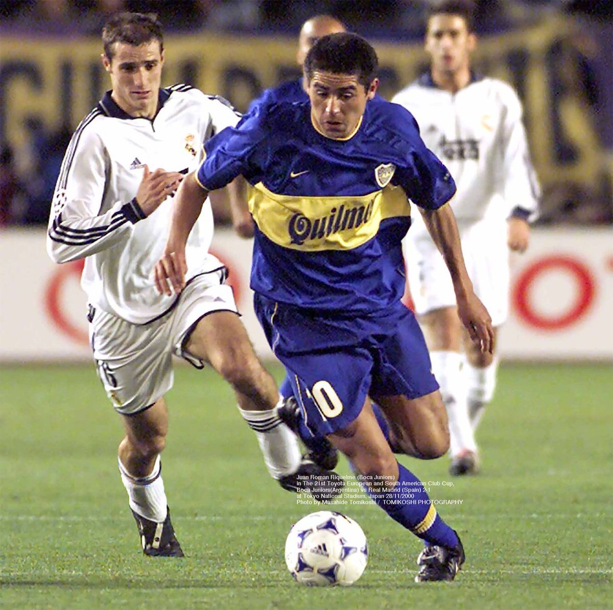GRANDEZA| Un 28 de noviembre de 2000, hace exactamente 23 años, #BOCA le ganaba al mítico REAL MADRID y conquistaba su segunda Copa Intercontinental 🏆

El Xeneize es el equipo argentino con más campeonatos del MUNDO en la historia (3) 🇦🇷