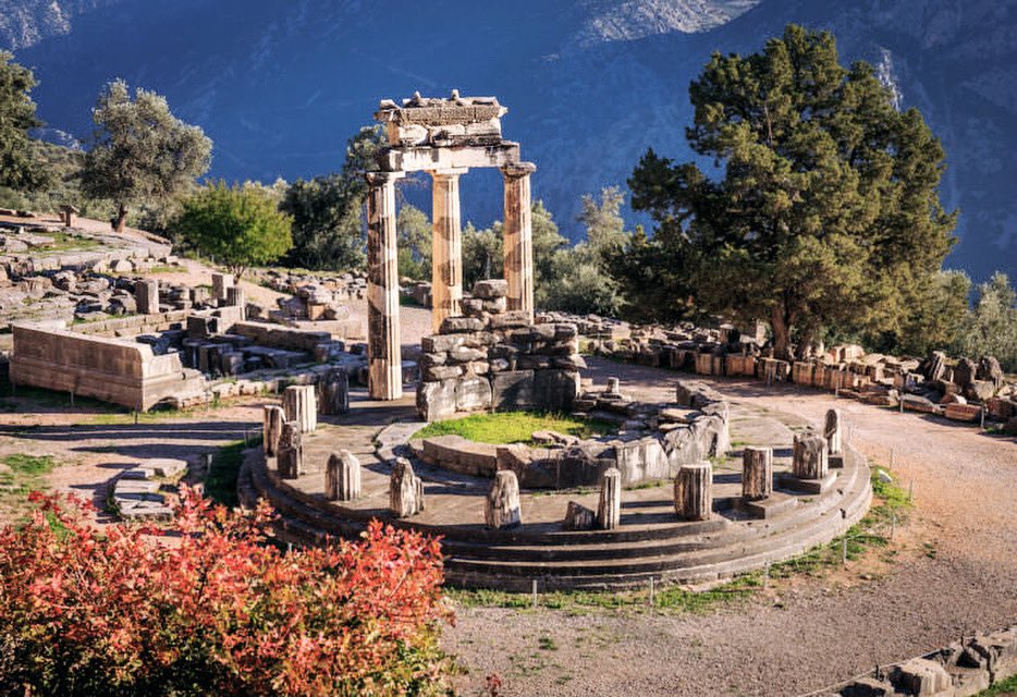 worldwidegreeks's tweet photo. Delphi Photo from https://t.co/RbQtUqjiqx
.
#delphi #delphigreece #greekhistory #ancientgreece #worldwidegreeks https://t.co/23pg7MhNn4