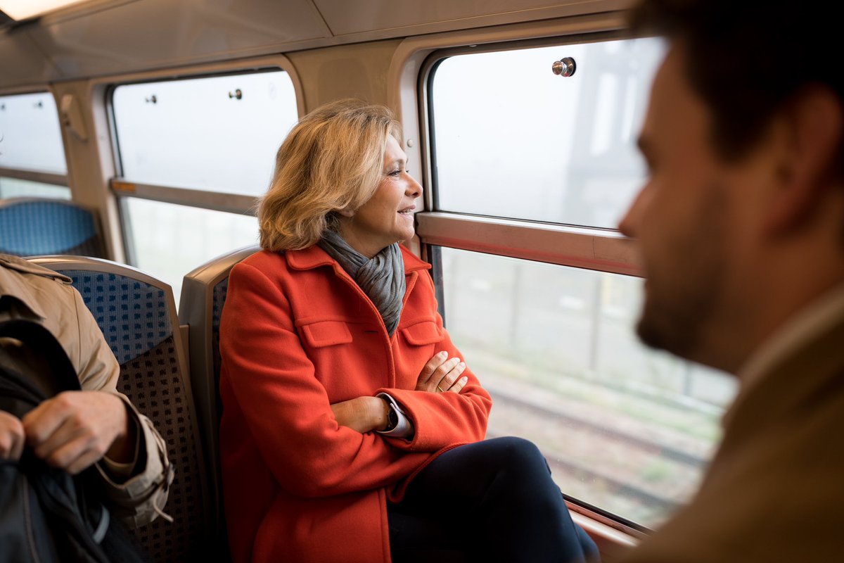 VilainCat's tweet image. Valérie Pécresse : "Comme les transports parisiens ne seront pas prêts pour les JO 2024, nous allons doubler les tarifs pour diviser la fréquentation par deux."