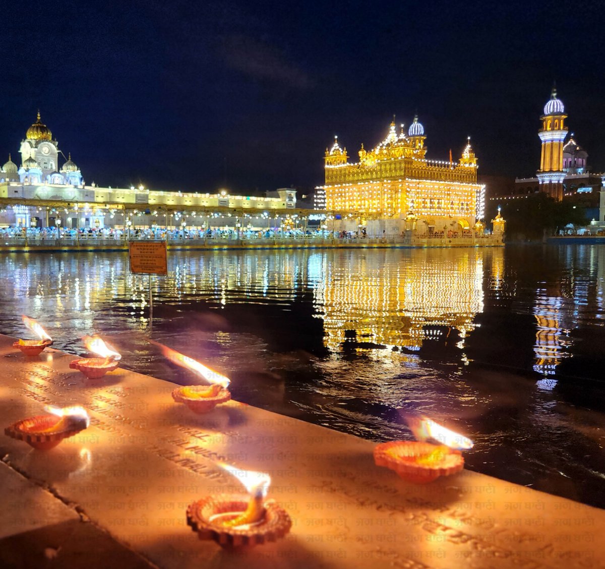 JagbaniOnline's tweet photo. ਸ੍ਰੀ ਗੁਰੂ ਨਾਨਕ ਦੇਵ ਜੀ ਦੇ ਪ੍ਰਕਾਸ਼ ਪੁਰਬ ਮੌਕੇ ਸੱਚਖੰਡ ਸ੍ਰੀ ਹਰਿਮੰਦਰ ਸਾਹਿਬ ਵਿਖੇ ਨਤਮਸਤਕ ਹੋਣ ਪਹੁੰਚੀਆਂ ਲੱਖਾਂ ਸੰਗਤਾਂ, ਕੀਤੀ ਦੀਪਮਾਲਾ
#Birthanniversary #SriGuruNanakDevJi #Devotees #SachkhandSriHarimandarSahib #Deepmala #Jagbani https://t.co/20ik7XkLbP