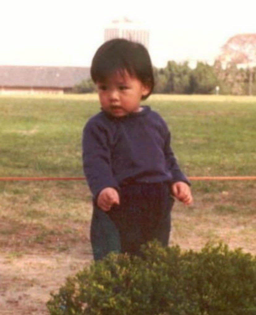 [YEJINHAND] 231128 INSTAGRAM UPDATE 
I barely remember how my childhood self I looked like in blurry photos but seeing that image through my son's appearance is such a mysterious experience...
Thank you for wishing our Alkongie a happy 1st birthday.🥹