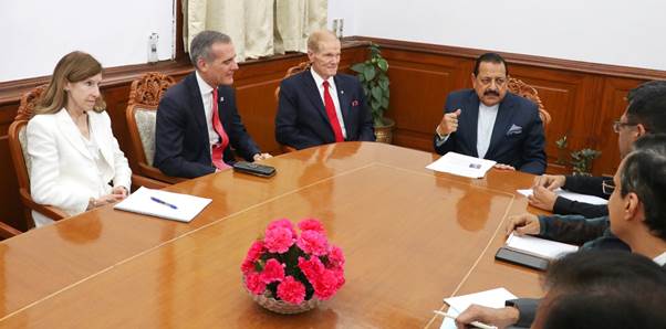 PIB_India's tweet photo. NASA chief calls on Union Minister @DrJitendraSingh, discusses launching joint Satellite with ISRO

India and the US to launch the joint microwave remote sensing satellite for Earth observation, named NASA-ISRO Synthetic Aperture Radar (NISAR), onboard ISRO’s GSLV in the first quarter of next year, says Minister 

Read here: https://t.co/I0FPYoxgih