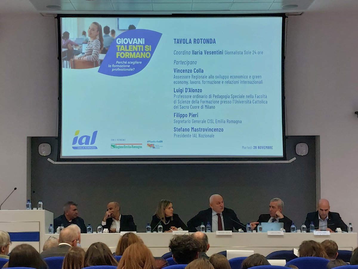 .<a href="/filippopieri/">Filippo Pieri</a> all'iniziativa Ial ER sulla #formazione: 🗣"Il sistema produttivo si sta polarizzando: da una parte le eccellenze, dall'altra il #lavoro povero, con il rischio concreto che in questo secondo caso si faccia leva sul costo del lavoro per garantire la competitività"