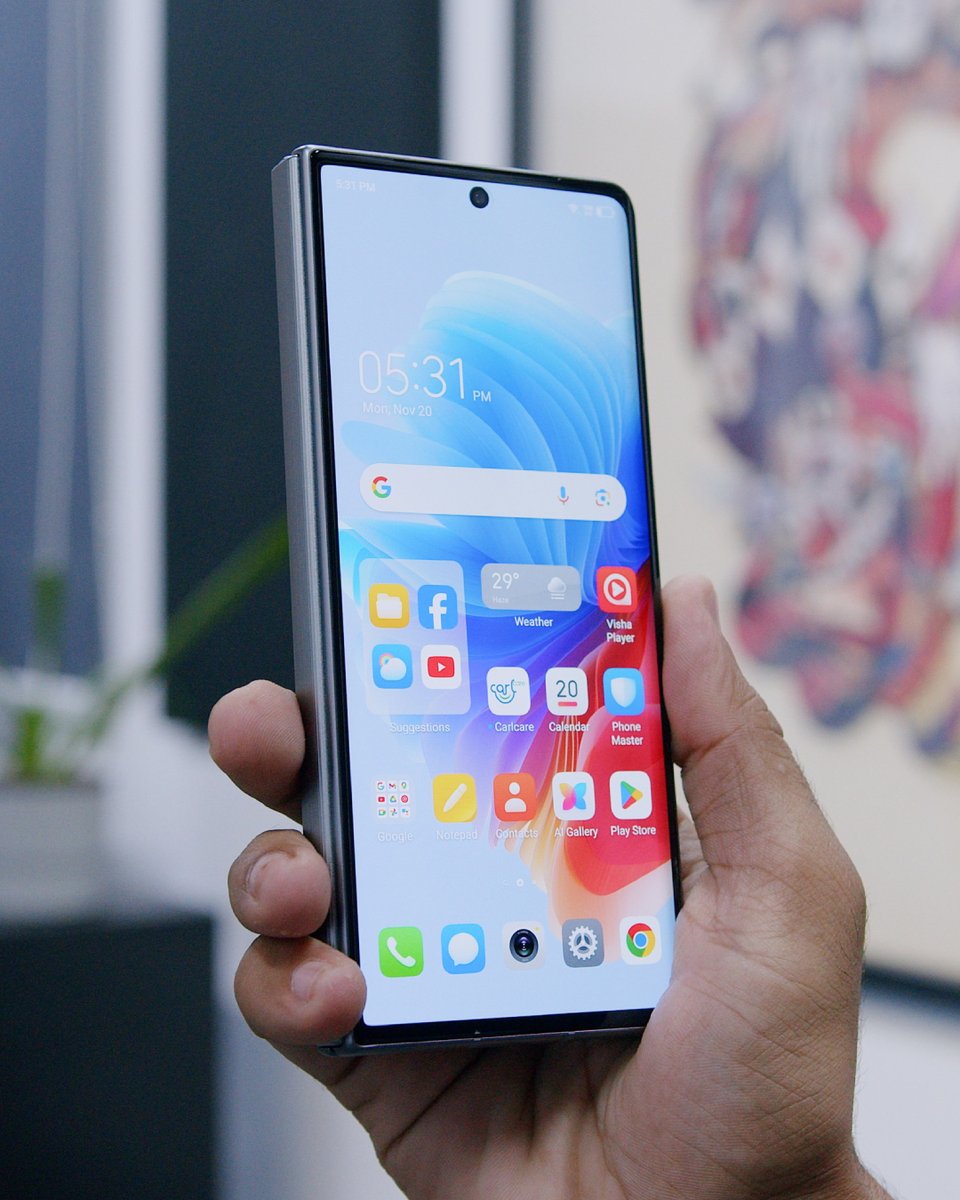 reviews_pk's tweet image. Introducing Tecno Phantom V Fold. A book-style folding phone that packs features but also give great value. Is Phantom V Fold worth half the price? Find out in our Unboxing. 📱✨ #Tecno #TechUnbox #TecnoPhantomVFold #GadgetReview