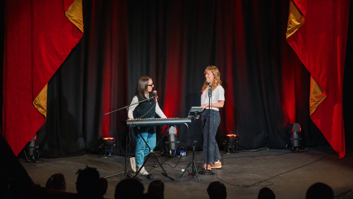 Molly Stewart tweet media