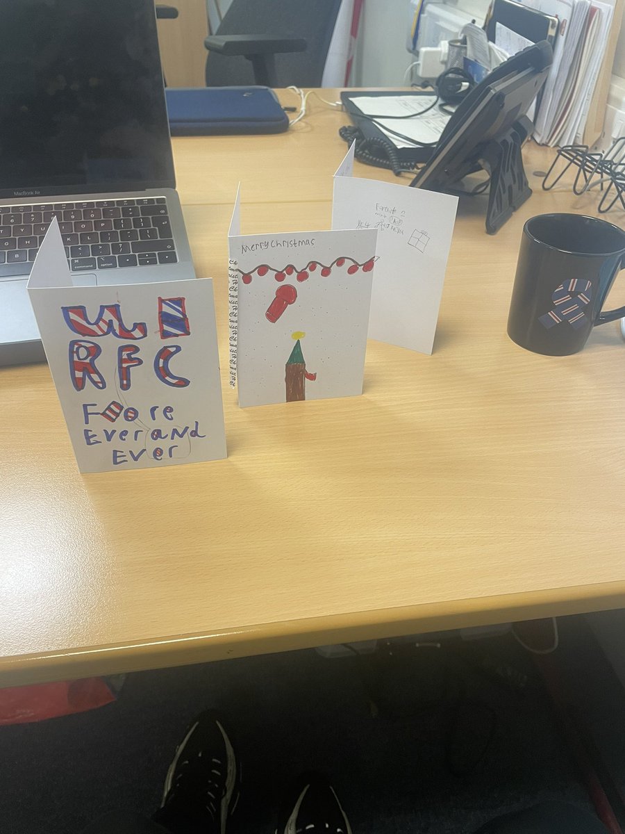 JamieMcM99's tweet photo. What a pleasant surprise! Big thanks to the Primary 6/7 Transition pupils from Haghill Park Primary School for making me some Xmas cards 🎄🌟. I love them👍🏼💙

#HubInTheCommuity💙 
#TeamWhitehill🏆 
@jamie57539237 
@WhitehillSec https://t.co/eBXtEVyBds
