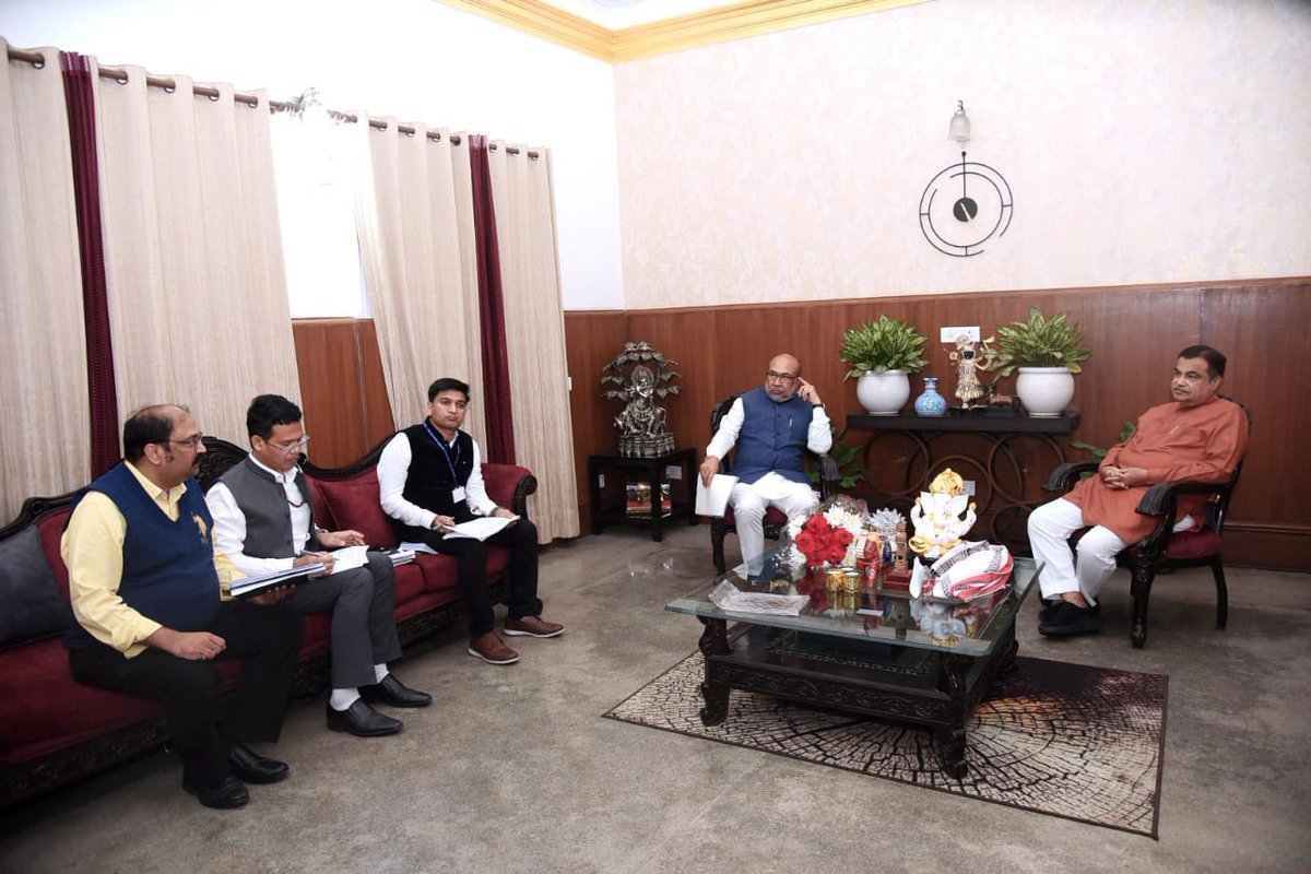 Manipur Chief Minister Shri @NBirenSingh Ji called on Union Minister Shri @nitin_gadkari Ji in New Delhi today. They discussed the progress of ongoing National Highway projects in the state of Manipur.