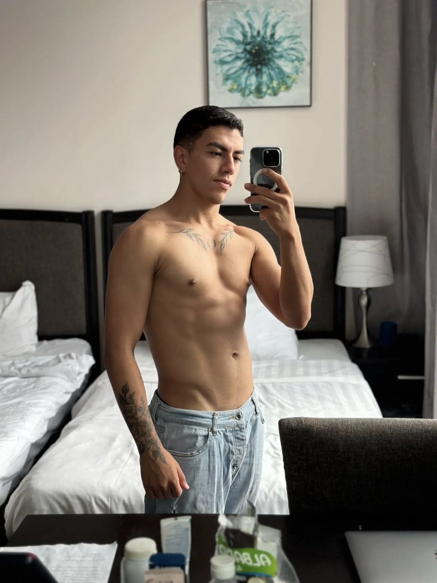 Sebastian_MNZ's tweet photo. @EventosGayMed @Medellingrindr1 @pxpxrmedellin @medellingay_ https://t.co/h8TGdo8rYP