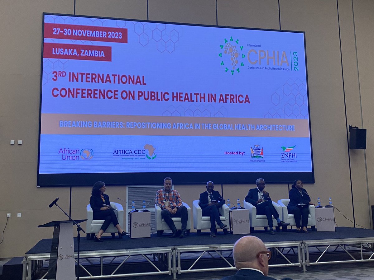 Moderated by @AkhonaTshangela from @AfricaCDC, this afternoon’s parallel session at #CPHIA2023 saw Dr Thomas Nyirenda from @EDCTP explain how partnerships can help strengthen end-to-end #research and #development of health technologies 💉🏥