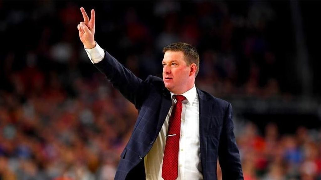 “I’ve never coached a good 3:30 guy. Individual development happens when guys spend time on the court outside of Team Practice. 
You don’t win Championships with 3:30 guys.”
-Chris Beard
#ThursdayThoughts #GetBetterEveryDay
