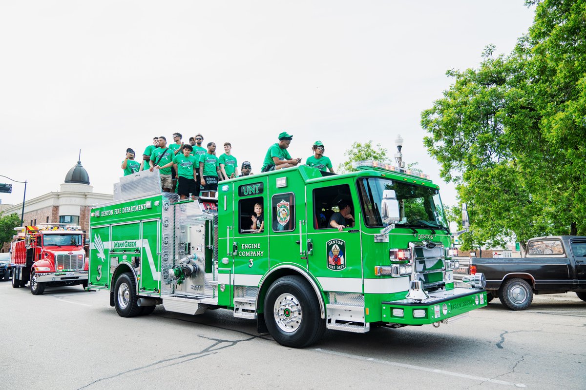 A new fire truck, painted #MeanGreen, shows the devotion that Diann Rozell Huber, founder of @iteachTEXAS and a @UNTRyanBusiness and @UNT_COE alum, possesses for her alma mater. Read more: bit.ly/47D1nLF