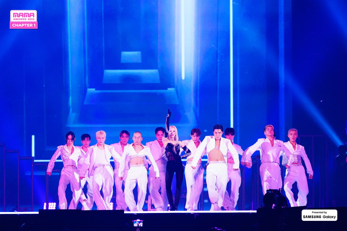 MnetMAMA's tweet photo. [#2023MAMA] #TheWay #FastForward by #jeonsomi #전소미 @somi_official_ 

Wonderful performances from outstanding artists!😎✨
2023 MAMA AWARDS IS HERE!

ONE I BORN
2023 MAMA AWARDS

#MAMAAWARDS 
#2023MAMAAWARDS https://t.co/Au4B8Hxy3w