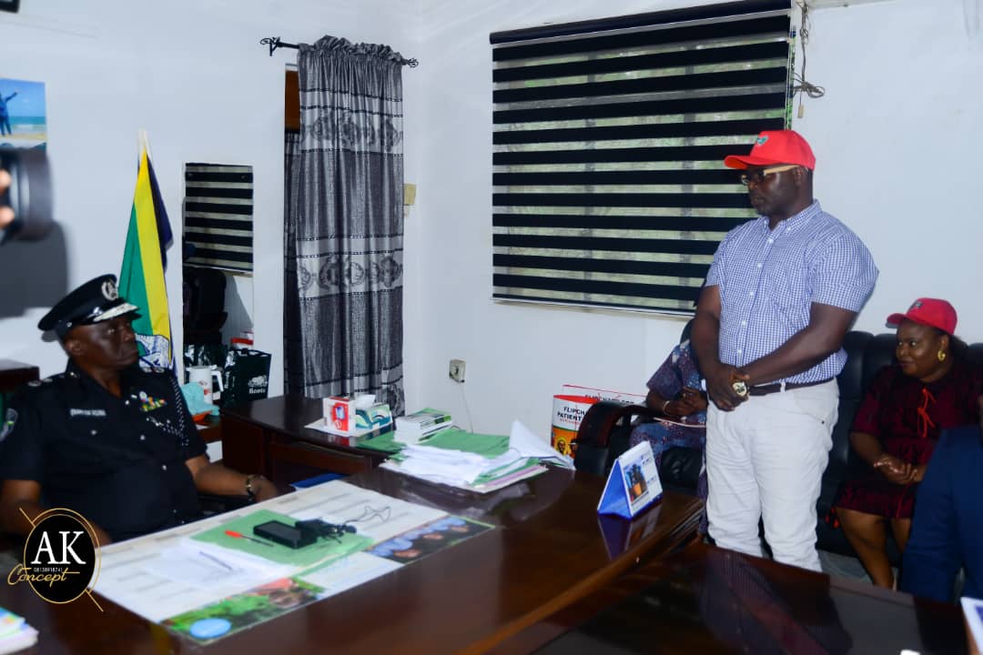 ODSACA1's tweet photo. Today's Joint Advocacy visit to the Nigeria Police Force to commemorate this year's World AIDS Day.
@NACANigeria
@OndoInformation 
@OndoStateHealth 
#letcommunitieslead 
#communitiesleadershiptoendaidsby2030 https://t.co/EQS0A8Wr2V