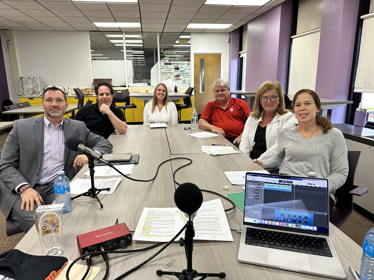 In the latest episode of Achieving Joy and Mastery in Public Schools, James Bialasik, Superintendent of Springville and his team discuss the implementation of a 9th grade intervention program for students at risk. buzzsprout.com/2041840/140036…