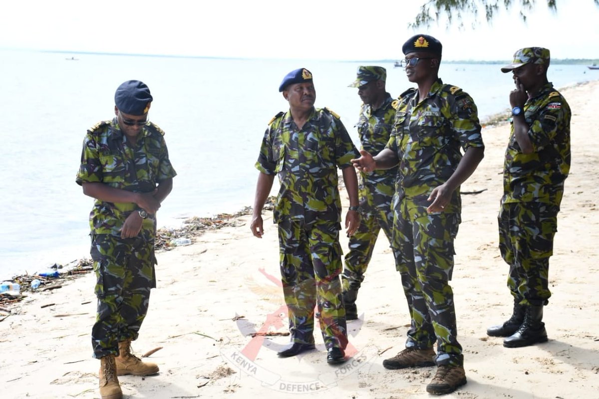 kdfinfo's tweet photo. Maj Gen Mutai, Commander Kenya Navy paid a visit to sailors at Shimoni Maritime Surveillance Squadron Station in Kwale County.The Commander's visit intended to bolster military morale of the sailors while conveying his message for the festive season.
https://t.co/EJ2z7WCXNr https://t.co/KzVXjrOQ35